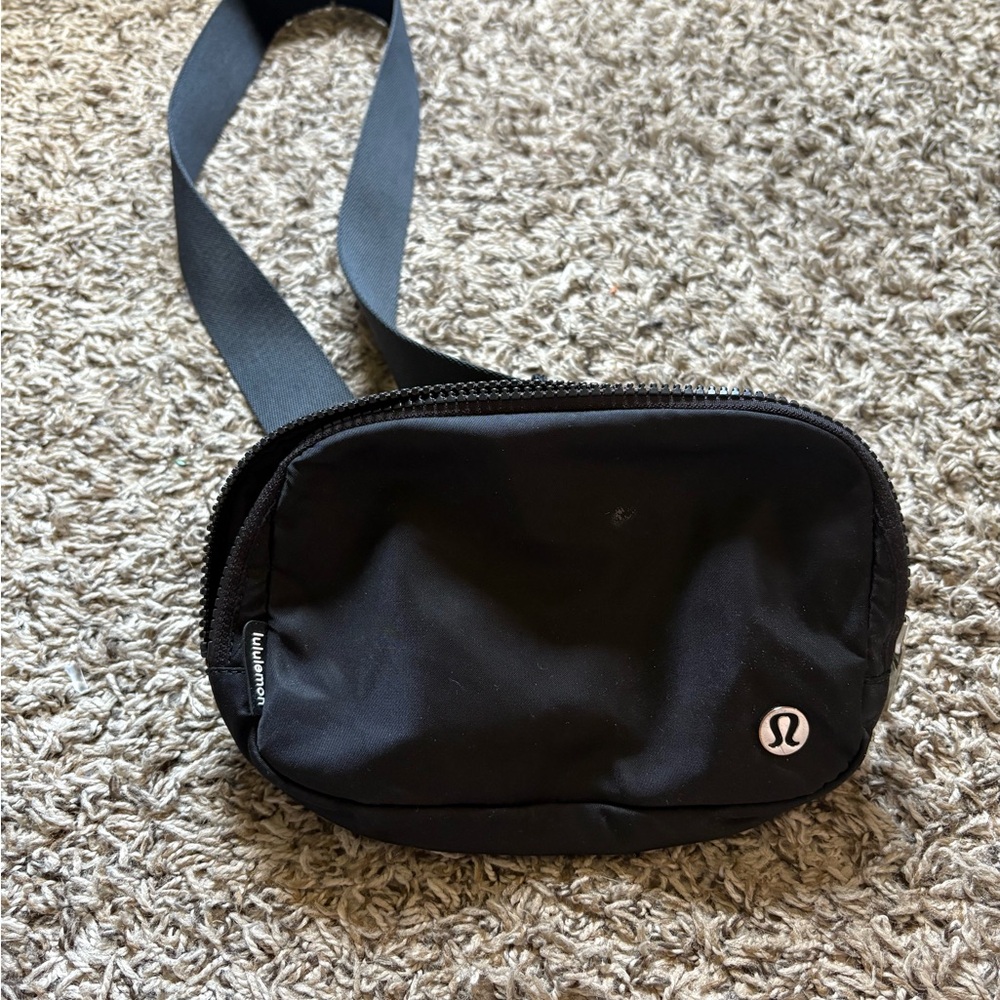 lululemon athletica Black Belt Bag Compact Design